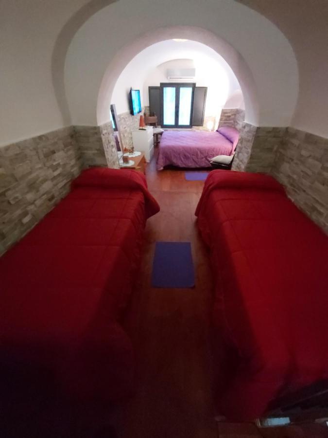 Casa Rosy Hotel Калтанисета Стая снимка
